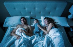 O bebê acostumou a dormir com os pais: e agora?